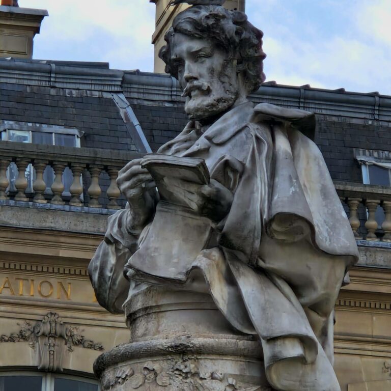 Gavarni, ancien abreuvoir aux chevaux, place St Georges (Copyright F. Moreau).jpg  Retirer